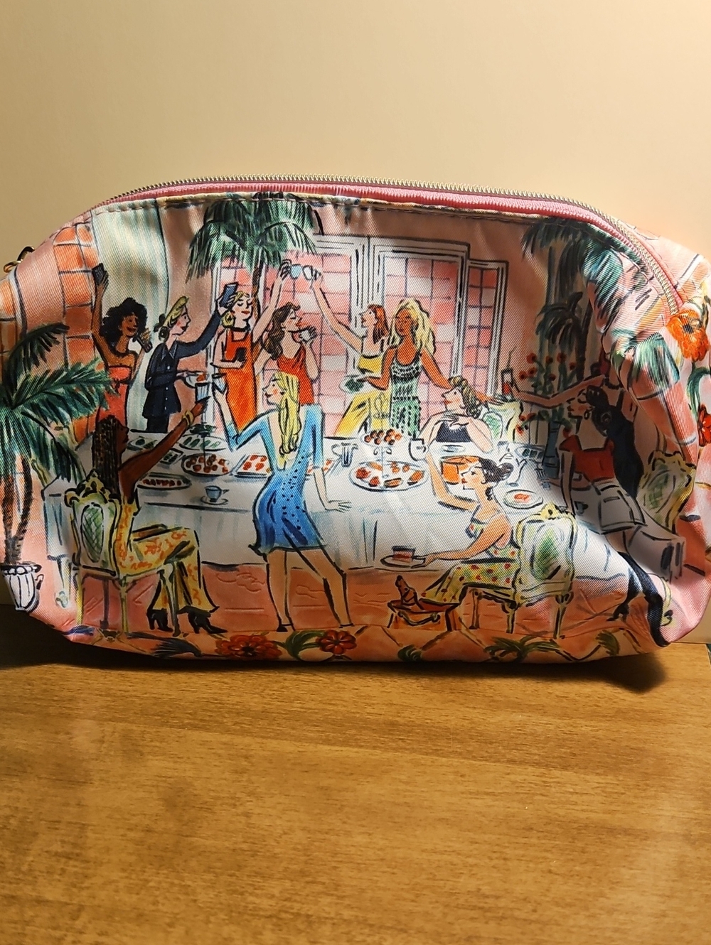 limited-edition Estée Lauder Makeup Bag